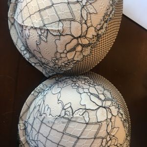 Victoria's Secret 34D Bombshell/plunge bra